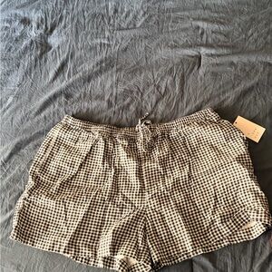 Black and White Gingham Women's Casual Shorts